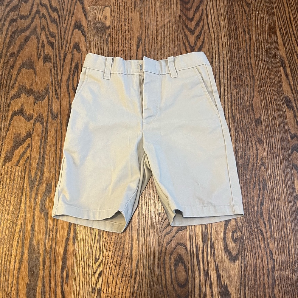 📚LIKE NEW KHAKI BOY SHORTS📚